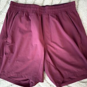 Lululemon Pacebreaker 7” Shorts Size Medium